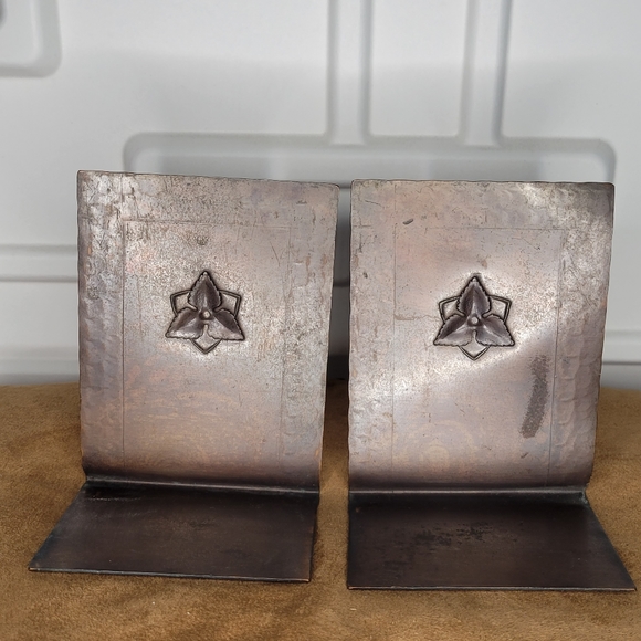 Craftsman Studios hand forged copper bookends - Picture 2 of 7